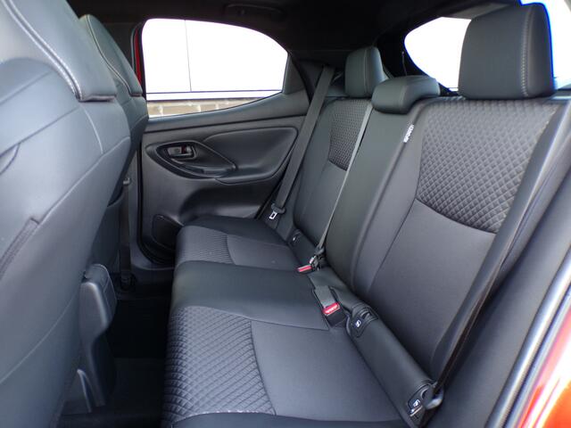 Toyota YARIS 1.5 Hybrid 130 Executive Full led / Sensoren + camera / Panoramadak / Stoel + stuurverwarming / JBL Audio / Apple Carplay + Android Auto