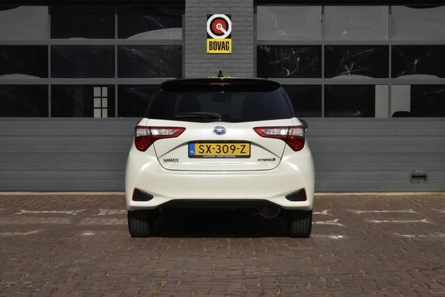 Toyota YARIS 1.5 Hybrid Bi-Tone