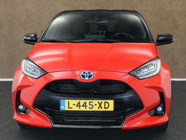 Toyota YARIS 1.5 Hybrid Launch Edition - HEAD-UP DISPLAY - APPLE CARPLAY/ANDROID AUTO - DODEHOEKDETECTIE - CRUISE CONTROL ADAPTIEF - CLIMATE CONTROL - KEYLESS ENTRY/START - VOORSTOELEN VERWARMD - EXTRA GETINT GLAS - LEDEREN BEKLEDING - BI-TONE