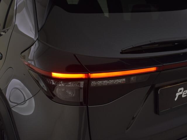 Toyota YARIS Cross 1.5 Hybrid Dynamic | Trekhaak | Dodehoek | Stoelverwarming |