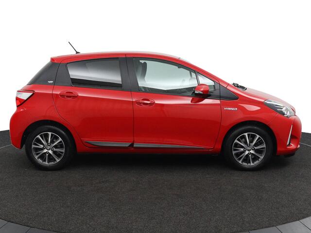 Toyota YARIS 1.5 Hybrid Dynamic Limited | Privacy Glas | Stoelverwarming | Achteruitrijcamera |