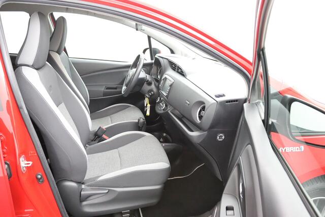 Toyota YARIS 1.5 Hybrid Dynamic Limited | Privacy Glas | Stoelverwarming | Achteruitrijcamera |