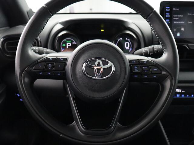 Toyota YARIS 1.5 Hybrid Style (Pano / Camera / ACC / Led)