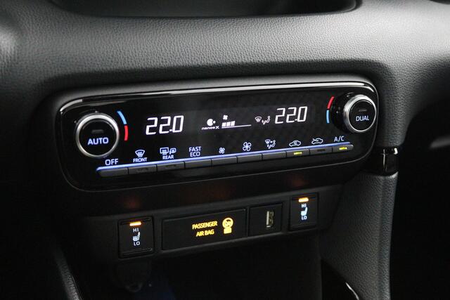 Toyota YARIS 1.5 Hybrid Executive | Premium pack | Panoramadak | Stuur en stoelverwarming | lederen bekleding |
