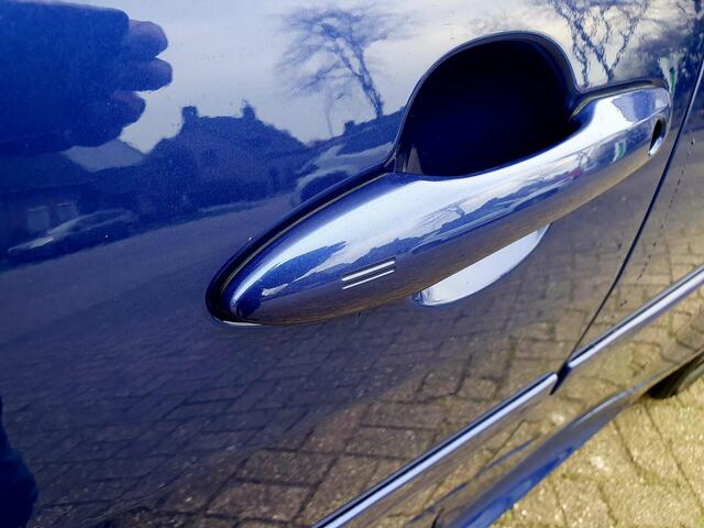 Toyota YARIS 1.5 Hybrid Dynamic All-in prijs!