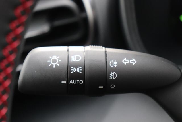 Toyota YARIS Cross 1.5 Hybrid 130 GR SPORT, Treeplanken, Apple Carplay/Android Auto, Stoelverwarming!