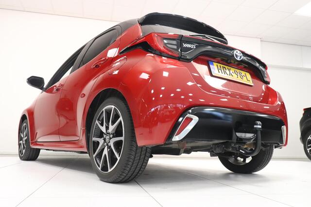 Toyota YARIS 1.5 Hybrid Executive | Climate control | Navigatie Trekhaak | Stoelverwarming | Adaptieve cruise |