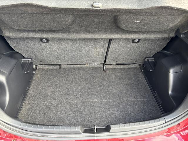 Toyota YARIS 5DRS 1.5 VVT-i Dynamic Camera / Schakellippers