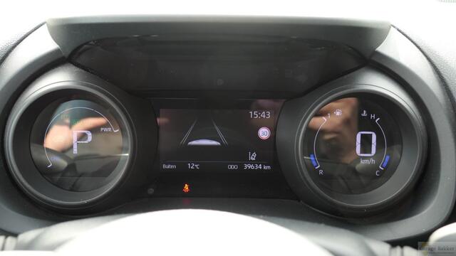 Toyota YARIS 1.5 Full Hybrid HEV Dynamic