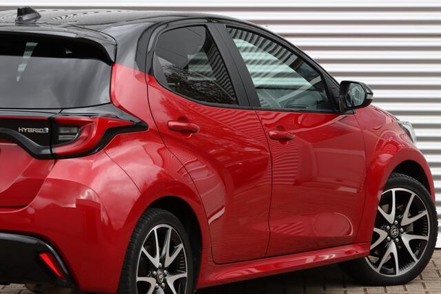 Toyota YARIS 1.5 Hybrid Executive Bi-Tone