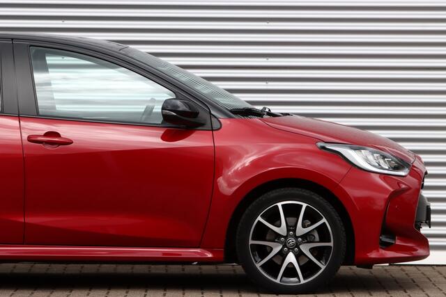 Toyota YARIS 1.5 Hybrid Executive Bi-Tone