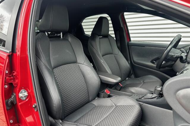 Toyota YARIS 1.5 Hybrid Executive Bi-Tone