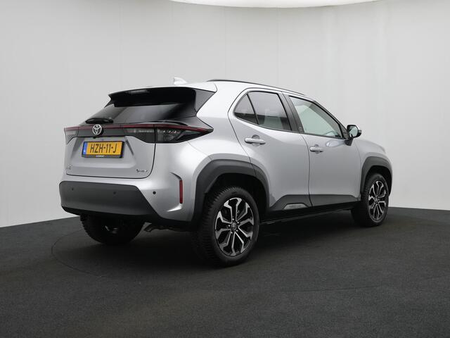 Toyota YARIS Cross 1.5 Hybrid 130 Dynamic | Stuur- en stoelverwarming | Parkeersensoren v+a | Navigatie gaat naar Leseman foto's