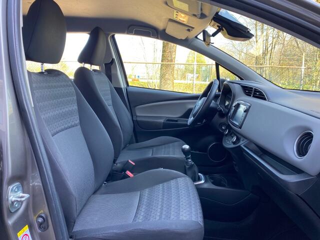 Toyota YARIS 1.3 VVT-I 4-CILINDER 5-DEURS / NAVI / CAMERA / AIRCO-ECC / LED / CRUISE CTR. / 15'' LM-VELGEN
