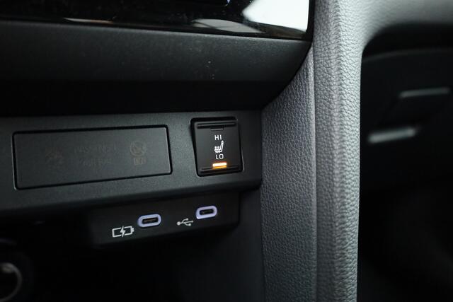 Toyota YARIS Cross 1.5 Hybrid Teamplayer 130pk | Winter pack | Safety pack | Navi | Adapt. Cruise | Camera | Keyless