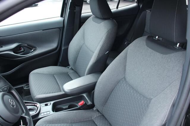 Toyota YARIS Cross 1.5 Hybrid 130 Dynamic STOEL/STUUR VERWARMING, CAMERA, KEYLESS, CARPLAY, 69DKM