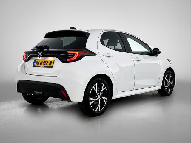 Toyota YARIS 1.5 Hybrid 115 First Edition | BTW Voertuig | Stoelverwarming | Achteruitrijcamera | Toyota-paasweekend