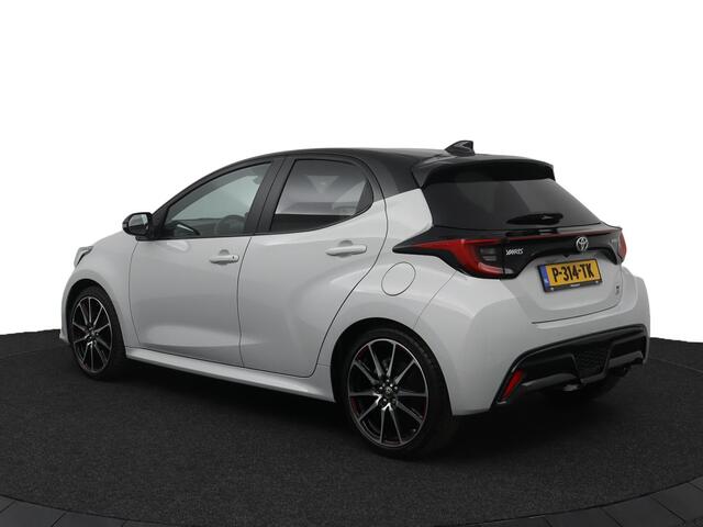 Toyota YARIS 1.5 Hybrid GR Sport | Lederen sportstoelen | Stoelverwarming | Dodehoekherkenning | Parkeersensoren |
