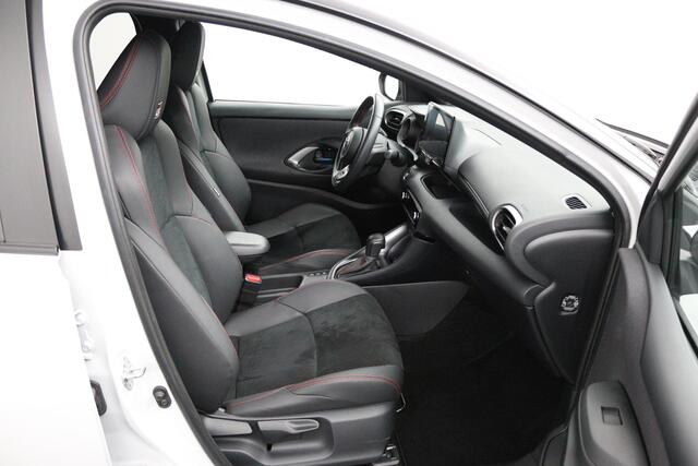 Toyota YARIS 1.5 Hybrid GR Sport | Lederen sportstoelen | Stoelverwarming | Dodehoekherkenning | Parkeersensoren |