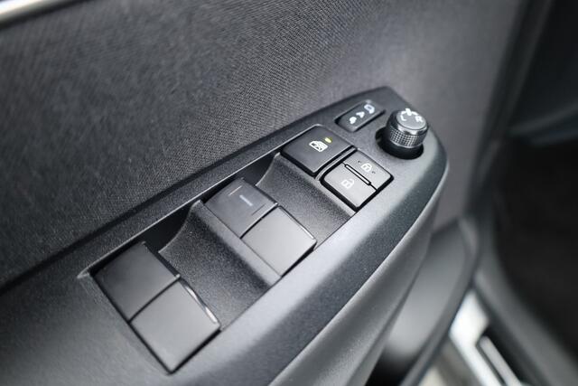 Toyota YARIS Cross 1.5 Hybrid 130 Teamplayer | Winter pack | Safety Pack | Navi | Apple CarPlay | Camera | Adapt. Cruise