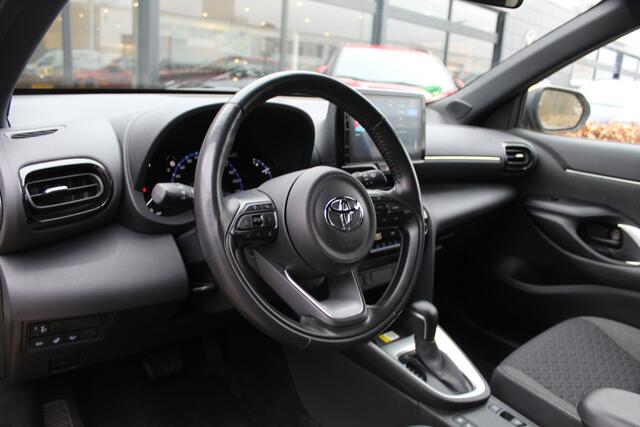 Toyota YARIS Cross 1.5 Hybrid First Edition 2e Paasdag open van 10:00 - 15:00 | Rijklaar | Stoel/Stuur-verwarming | Navi | Camera | Dealer onderh. | Keyless | Stootlijsten