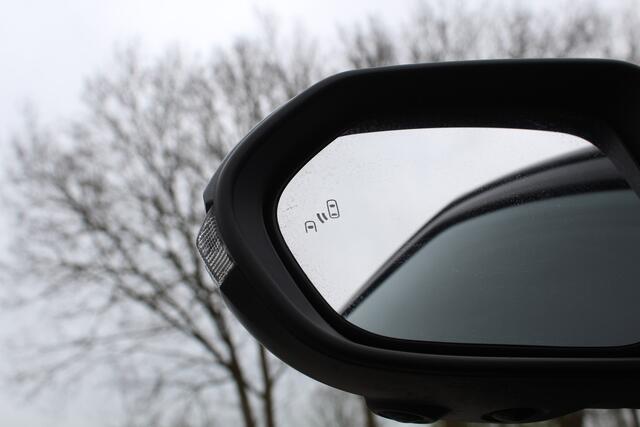 Toyota YARIS Cross 1.5 Hybrid 130 Executive 2e Paasdag open van 10:00 - 15:00 | Rijklaar | Camera's | JBL | PDC | Blind Spot | Apple/Android | Camera | El. achterklep | Stoel/Stuur-verwarming | All season