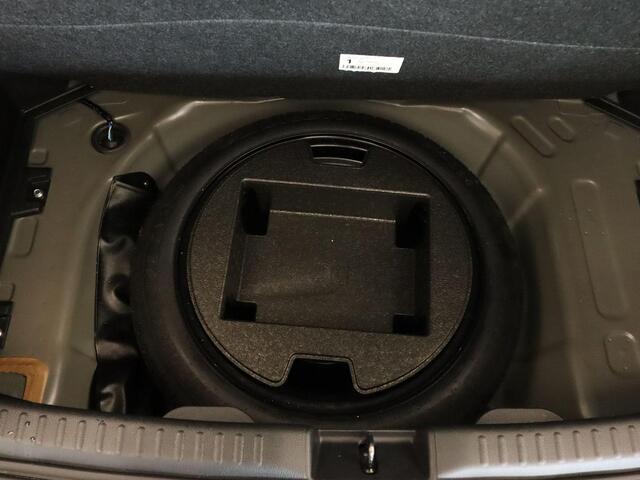 Toyota YARIS 1.5 Hybrid Active - CLIMATE CONTROL - DAB AUDIO - APPLE CARPLAY/ ANDROID AUTO - ARMSTEUN VOOR - CAMERA - ADAPTIEVE CRUISE CONTROL - THUISKOMER - MISTLAMPEN VOOR - LICHT EN REGENSENSOR