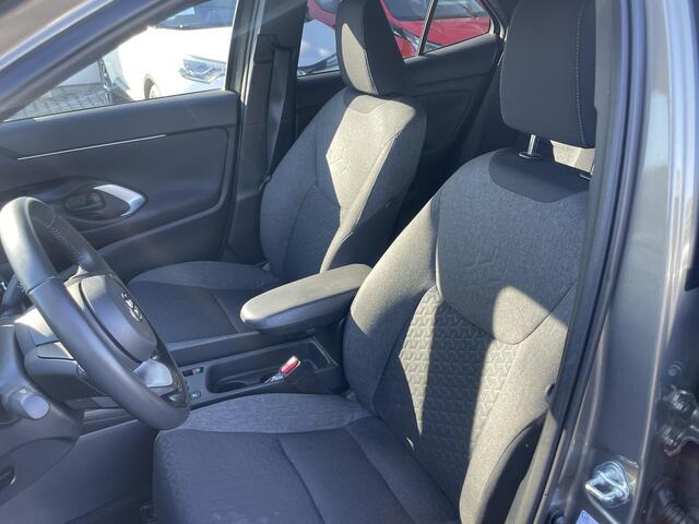 Toyota YARIS Cross 1.5 Hybrid Dynamic Parkeersensoren v+a trekhaak