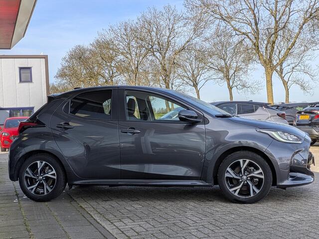 Toyota YARIS 1.5 Hybrid 115 First Edition | Stoel- stuurverwarming | ACC | Climate control | Led | Camera | Keyless