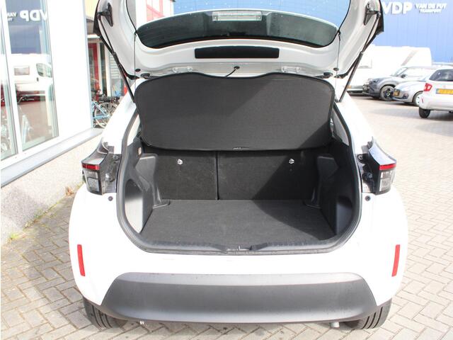 Toyota YARIS Cross 1.5 Hybrid Active Automaat, Multimediasysteem, Parkeercamera, Cruise control, Climate control