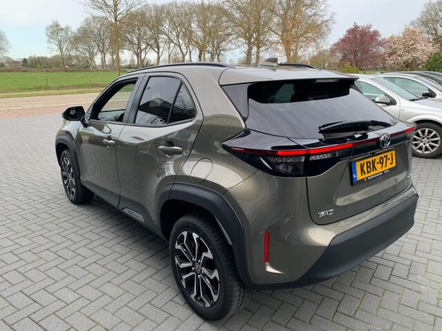 Toyota YARIS 1.5 Hybrid 115 First Edition, stoel en stuurverwarming, adaptive cruise, airco, all-in prijs incl afleverbeurt en apk tot 2029!