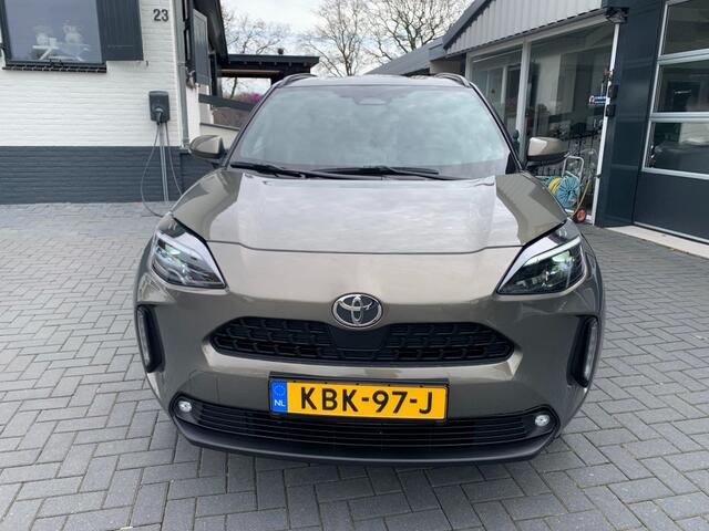 Toyota YARIS 1.5 Hybrid 115 First Edition, stoel en stuurverwarming, adaptive cruise, airco, all-in prijs incl afleverbeurt en apk tot 2029!