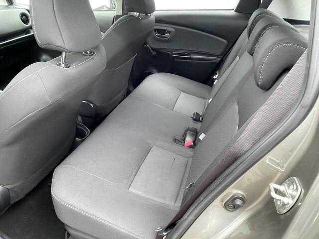 Toyota YARIS 1.5 Hybrid Dynamic Navigatie All seasonbanden