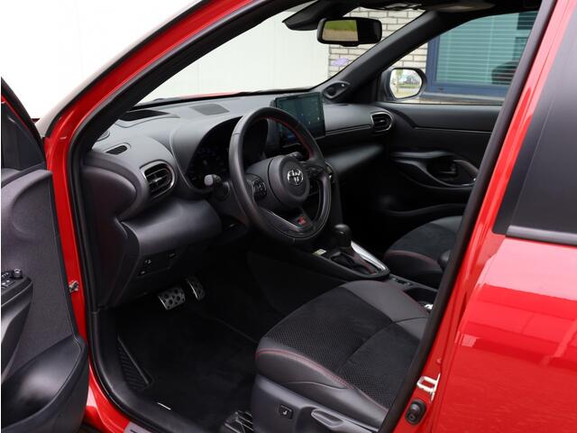 Toyota YARIS Cross 1.5 Hybrid GR Sport | Panoramadak | JBL Audio | Head-Up