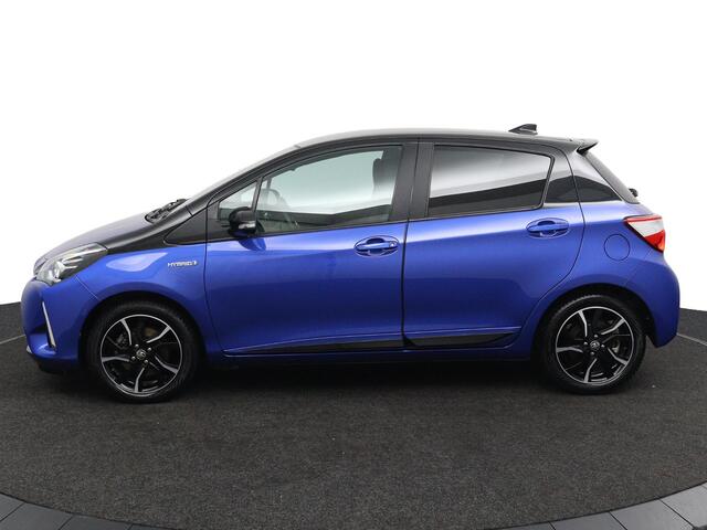 Toyota YARIS 1.5 Hybrid BI-Tone | Stoelverwarming | Cruise Control | Led Verlichting | All season banden |