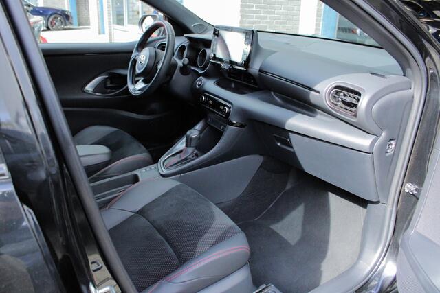 Toyota YARIS 1.5 Hybrid GR Sport |all season banden|leder/alcantara|BSM|stoelverwarming|