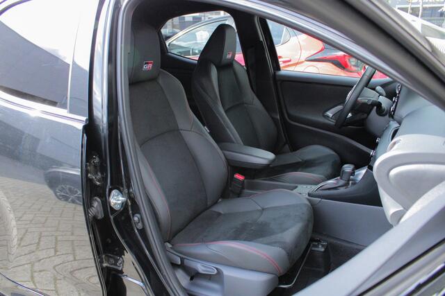 Toyota YARIS 1.5 Hybrid GR Sport |all season banden|leder/alcantara|BSM|stoelverwarming|