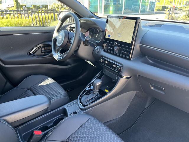 Toyota YARIS 1.5 Hybrid 130 Executive | Storm Grey | Demo