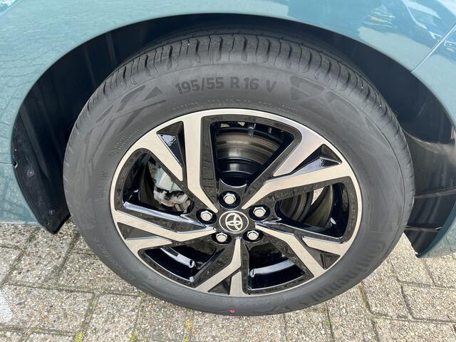 Toyota YARIS 1.5 Hybrid 115 Dynamic Comfort Pack NL Auto Parkeersensoren Stoel Stuur Verwarmd