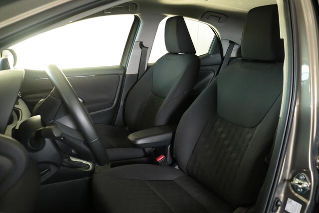Toyota YARIS 1.5 Hybrid 115 Active, Lichtmetalen Velgen, Camera, Apple Carplay, Android Auto!