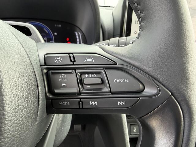 Toyota YARIS Cross 1.5 Hybrid 115 Dynamic PDC Stoel Stuur Verwarming BSM Cruise Demo