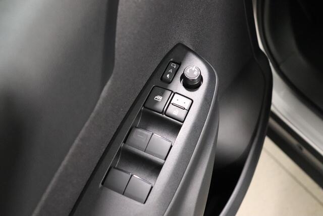 Toyota YARIS Cross 1.5 Hybrid 115 Dynamic, Comfort Pack, Nieuw en snel leverbaar met ¤2.000 inruilvoordeel!