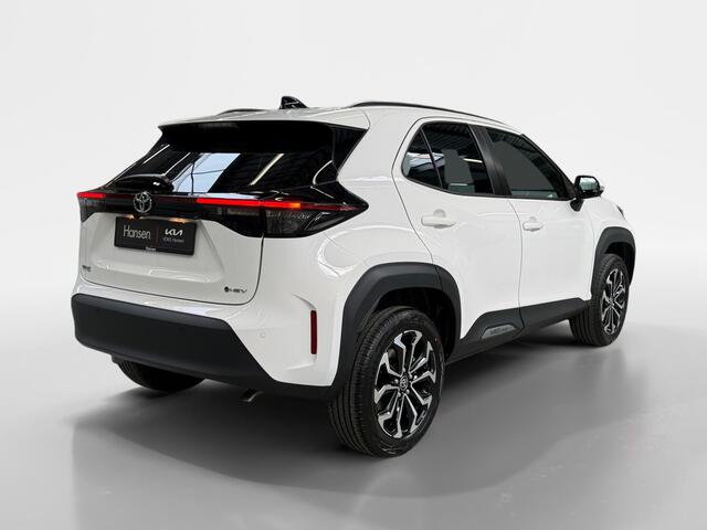 Toyota YARIS Cross 1.5 Hybrid 130 Dynamic I Direct leverbaar I Stoel en Stuurverwarming I Dodehoekdetectie I Camera