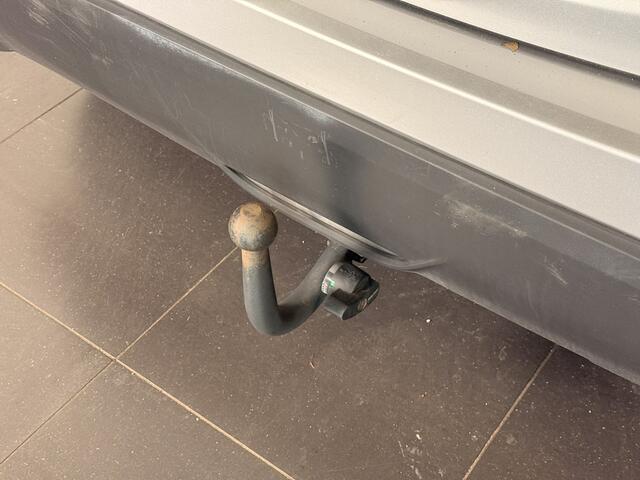 Toyota YARIS 1.5 Hybrid Active | Zwarte LM-velgen | Trekhaak afneembaar| Dealeronderhouden |