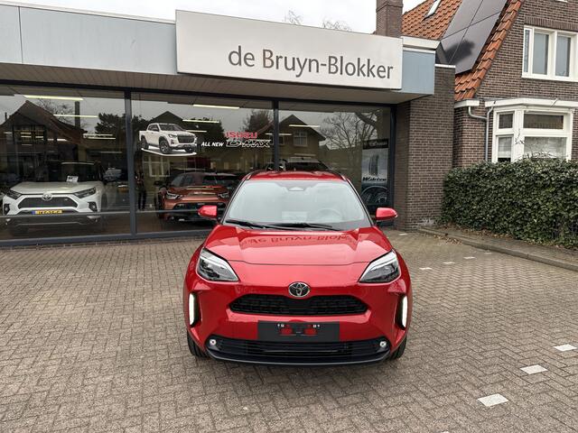 Toyota YARIS Cross 1.5 Hybrid 130 Dynamic + Comfort Pack dodehoekdetectie / stoelverwarming / stuurwielverwarming / parkeersensoren voor + achter / Navigatie / Apple Carplay / Android Auto / parkeercamera / 10 jaar Toyota garantie / rijklaarprijs incl. Toyota Pechhulp