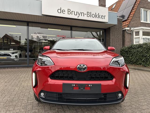Toyota YARIS Cross 1.5 Hybrid 130 Dynamic + Comfort Pack dodehoekdetectie / stoelverwarming / stuurwielverwarming / parkeersensoren voor + achter / Navigatie / Apple Carplay / Android Auto / parkeercamera / 10 jaar Toyota garantie / rijklaarprijs incl. Toyota Pechhulp