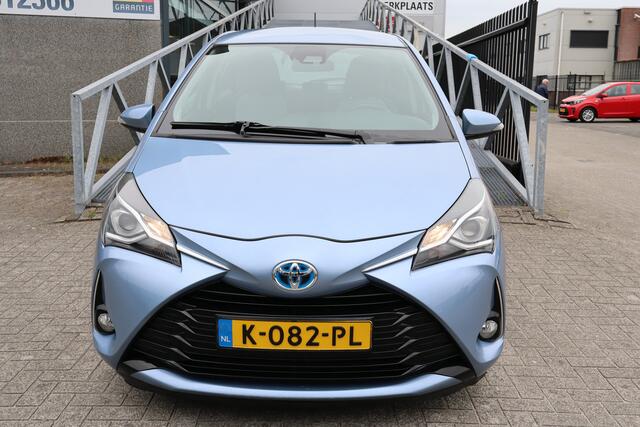 Toyota YARIS 1.5 Hybrid Achteruitrijcamera/Lane assist/Cruise control/Navigatie/Bluetooth/Licht metalen velgen