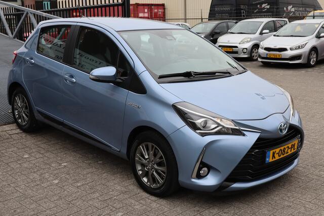 Toyota YARIS 1.5 Hybrid Achteruitrijcamera/Lane assist/Cruise control/Navigatie/Bluetooth/Licht metalen velgen