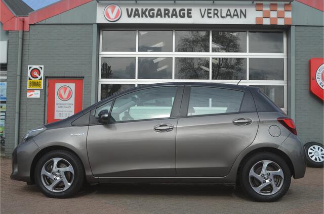 Toyota YARIS 1.5 Hybrid ....12 mnd. gar.....
