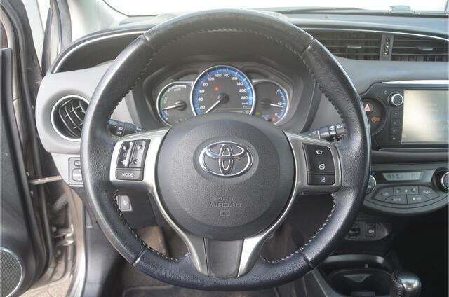 Toyota YARIS 1.5 Hybrid ....12 mnd. gar.....